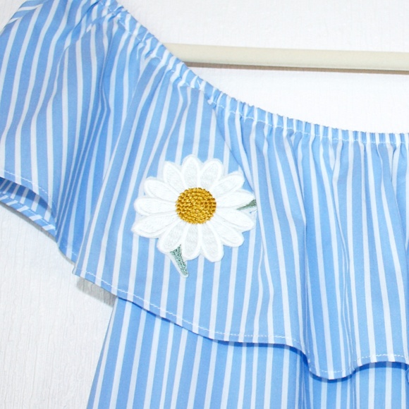 Off Shoulder Striped Top with Patches NWT - Picture 6 of 8